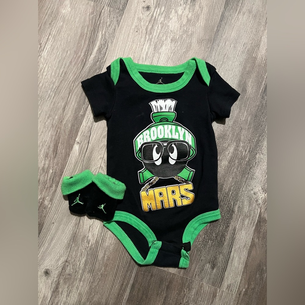 Marvin the Martian Jordan Set